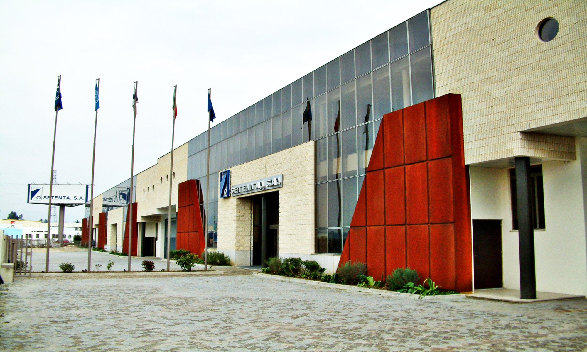 Instalações d'O Setenta - Parque Industrial de Adaúfe 2002